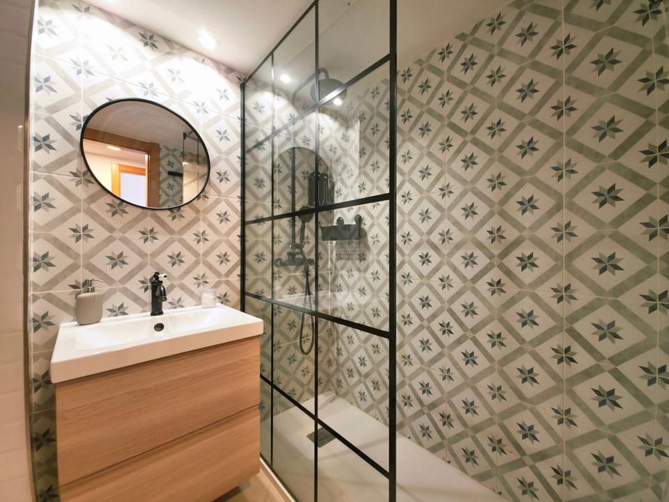 Shower, Bathroom