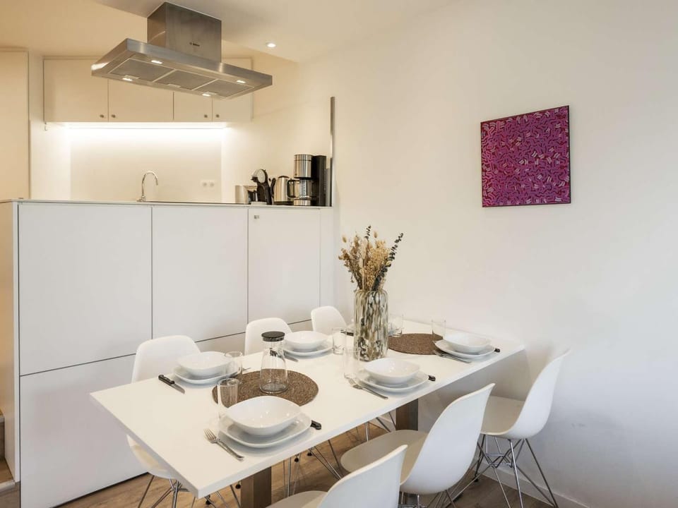 Appart 6 pers. rénové, terrasse sud, ski aux pieds, WiFi, conciergerie - FR-1-545-38 Apartment in Les Allues