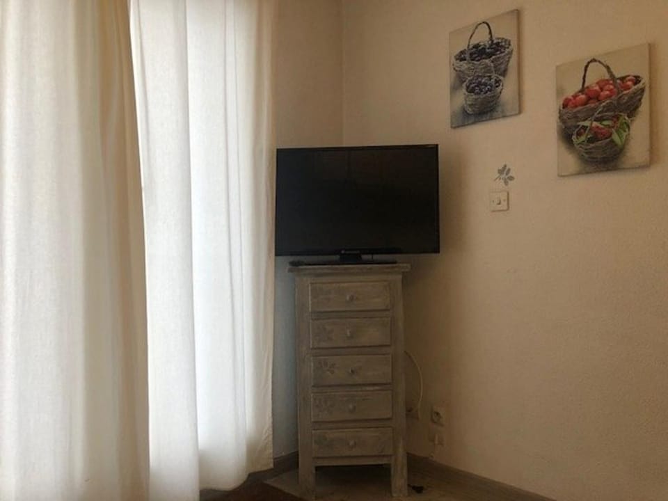 Studio cabine avec terrasse pour 4 à Pyrénées 2000 - FR-1-592-43 Cabin in Bolquère