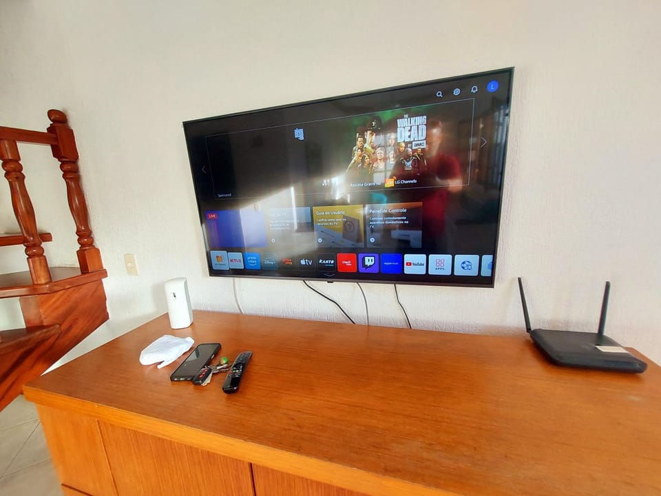 Communal lounge/ TV room, TV and multimedia