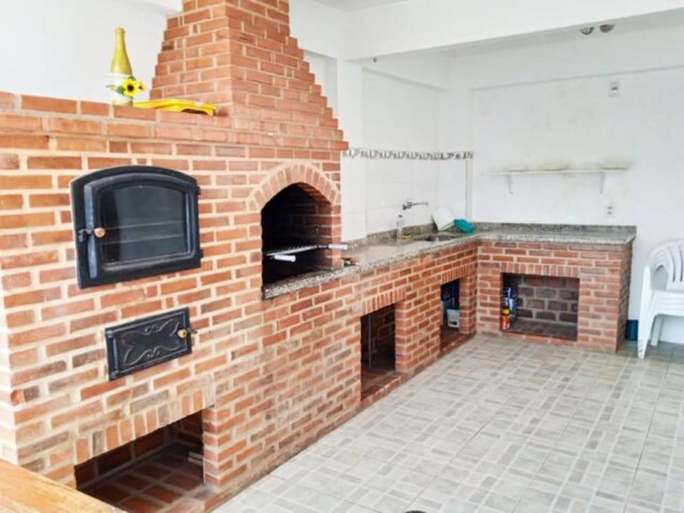 BBQ facilities, pet friendly, stove