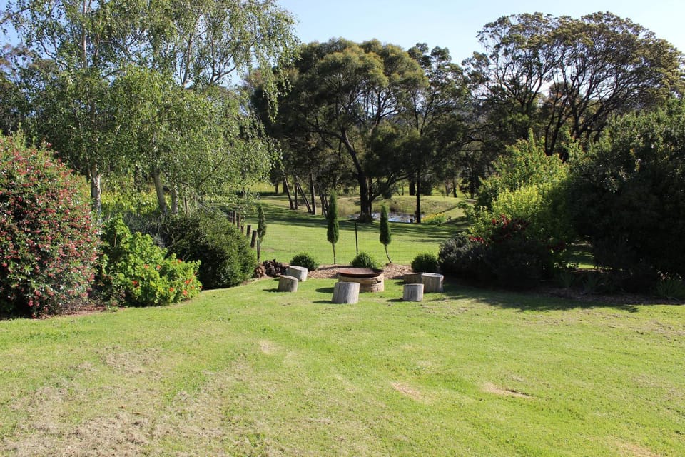 Sandstone Estate - A Boutique Vineyard Retreat House in Red Hill