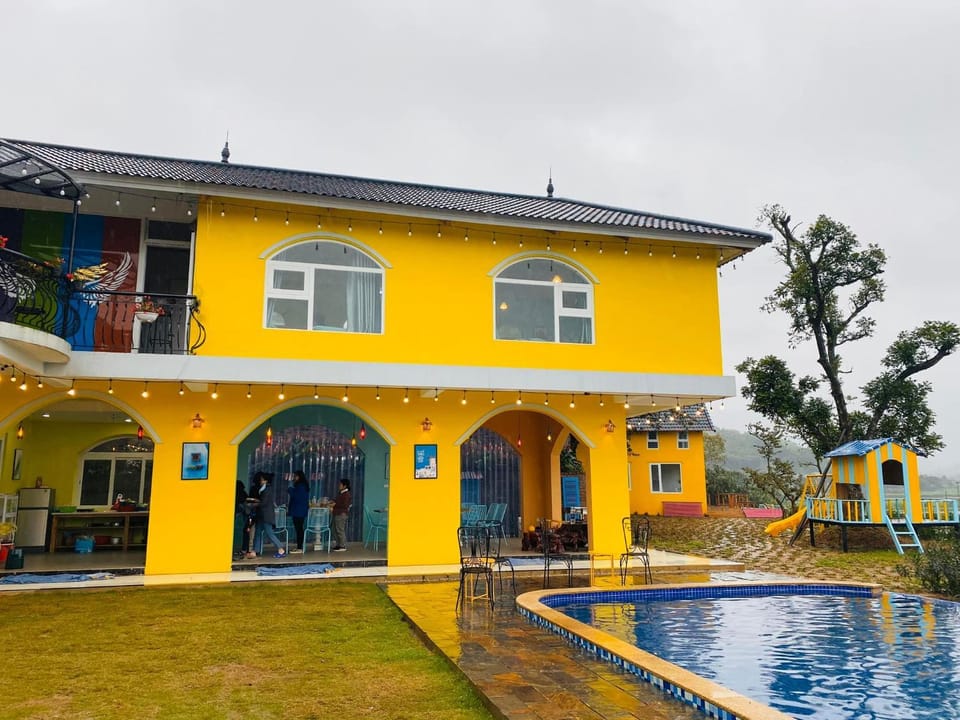 Property building, Swimming pool