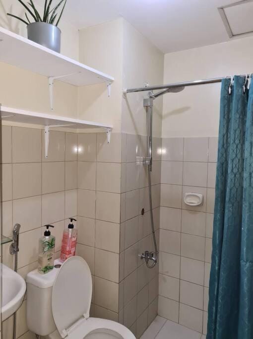 Affordable staycation in Valleygolf Apartment in Antipolo