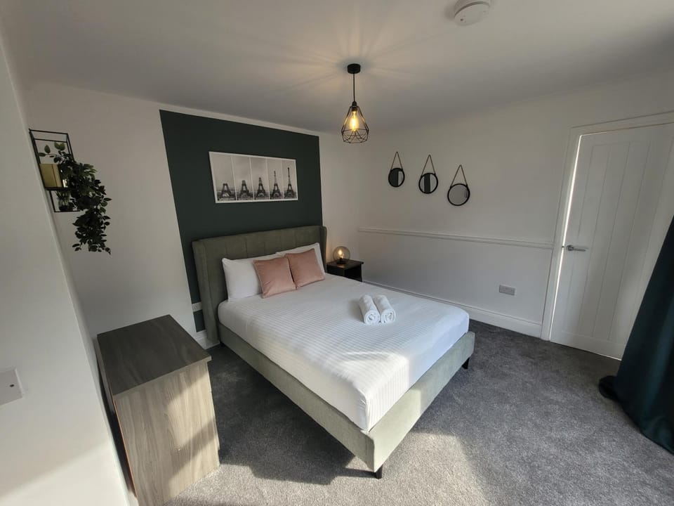 Bed, Bedroom