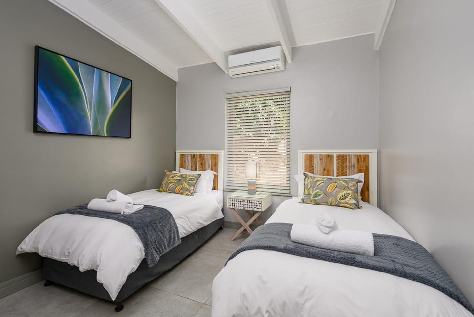 Bed, Bedroom, air conditioner