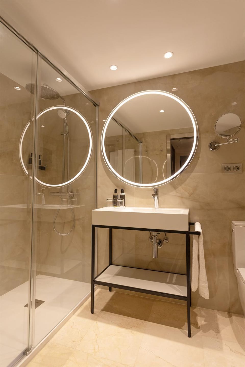 Shower, Toilet, Bathroom