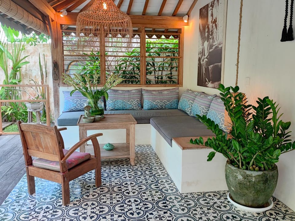 Patio, Balcony/Terrace, Seating area