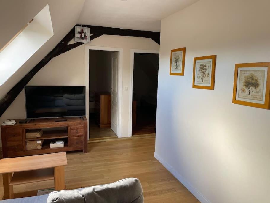 Communal lounge/ TV room, TV and multimedia, Living room, Seating area