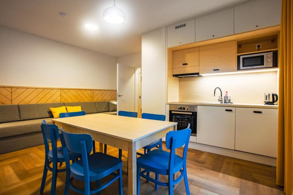 Kitchen or kitchenette, Seating area, Dining area, dishwasher, minibar, pet friendly, stove