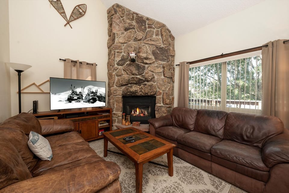 Twin Rivers Vasquez 3 by Stay Winter Park House in Fraser