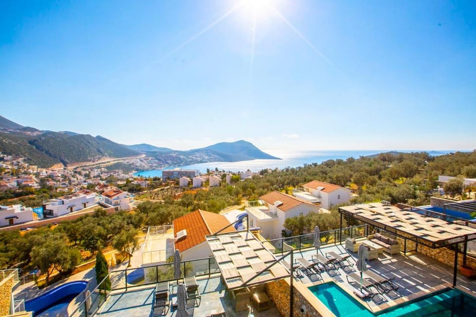 Natural landscape, View (from property/room), City view, Garden view, Mountain view, Pool view, Sea view, Street view, Swimming pool