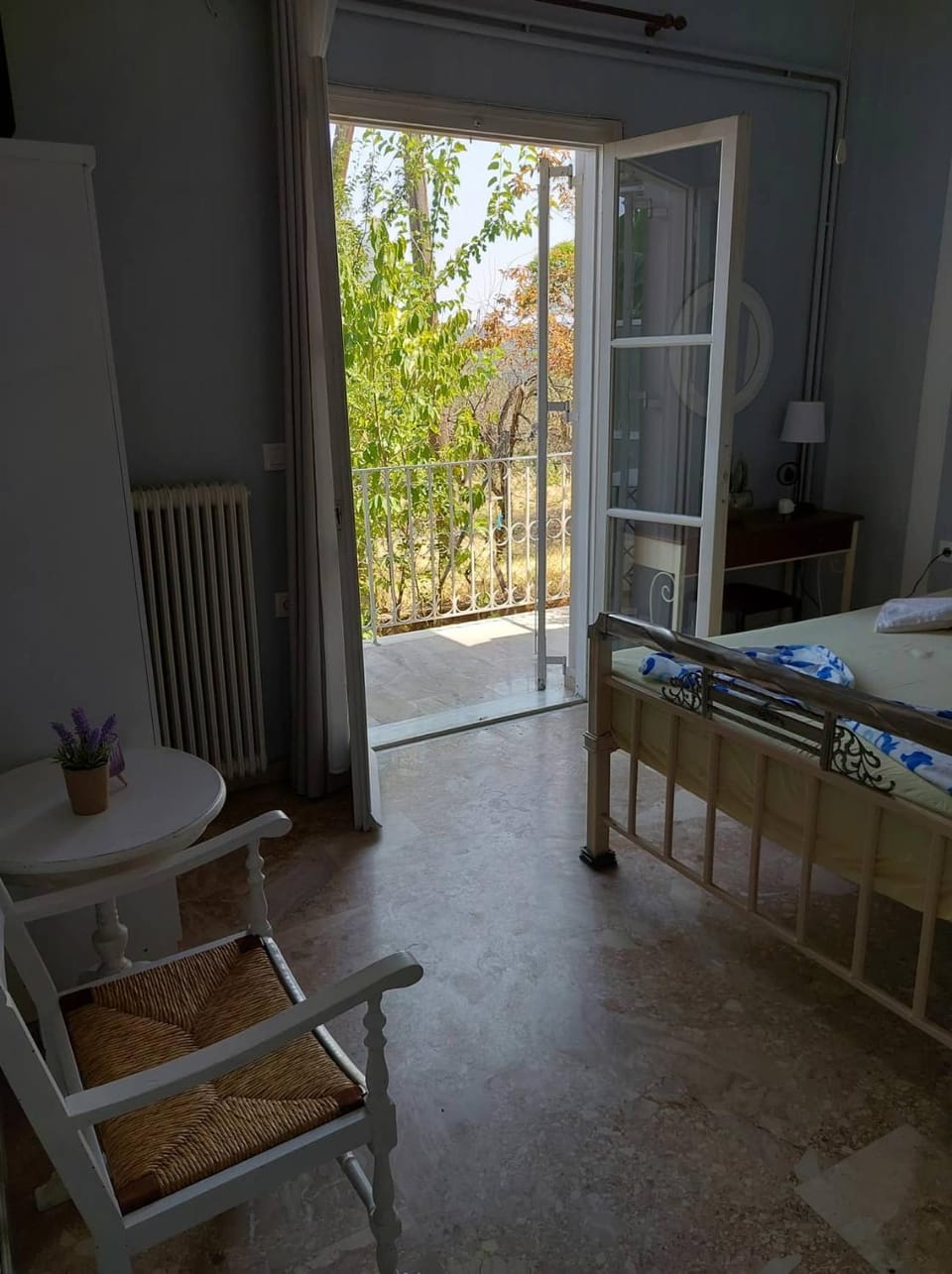 Bed, Balcony/Terrace, Photo of the whole room, Bedroom