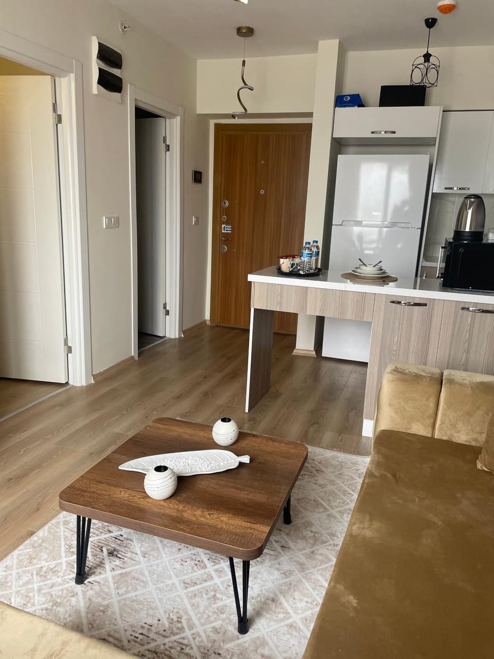Coffee/tea facilities, Living room, Seating area, Dining area, oven, wardrobe