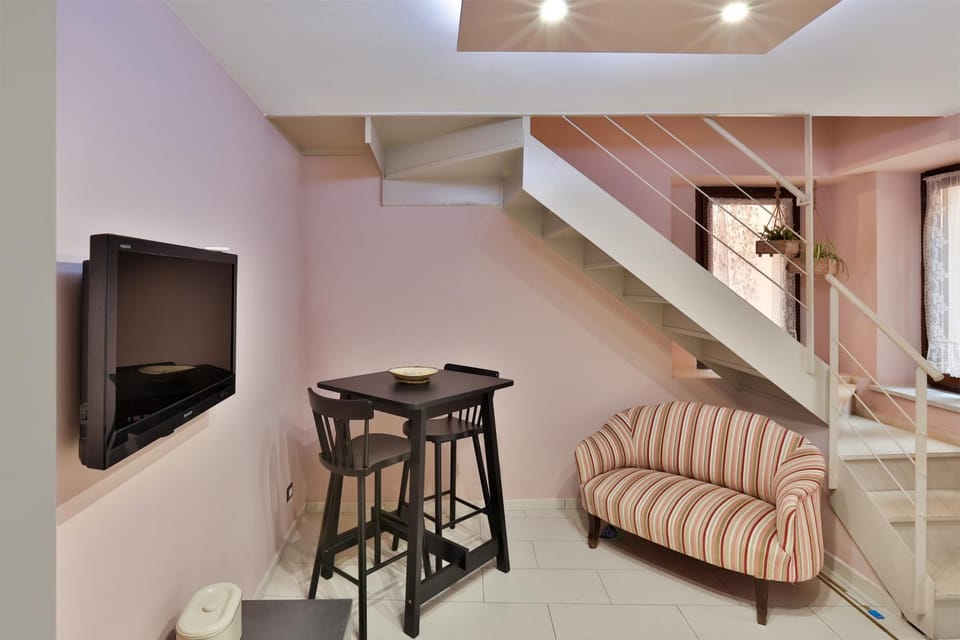 TV and multimedia, Seating area