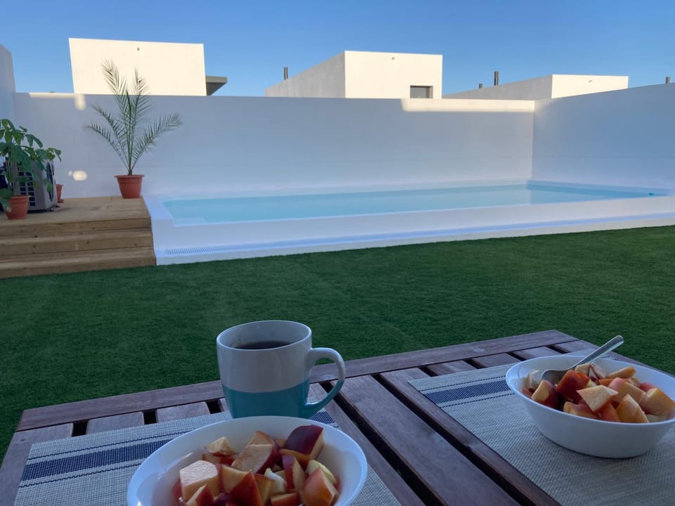 Balcony/Terrace, Swimming pool
