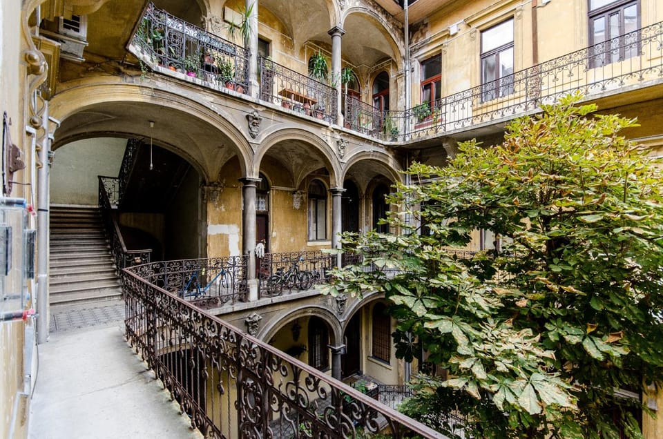 Downtown Park Studio Apartment in Budapest