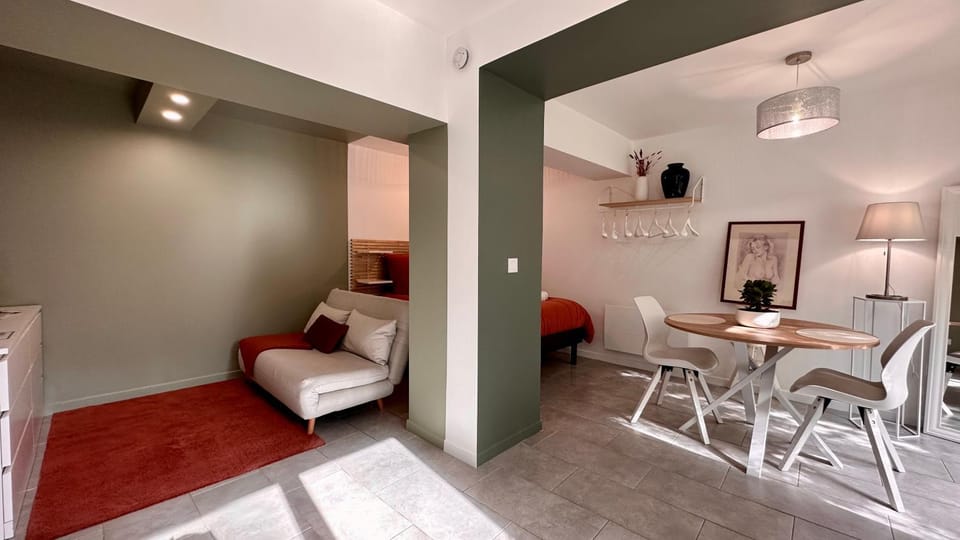 L'Indépendant Apartment in Île-de-France