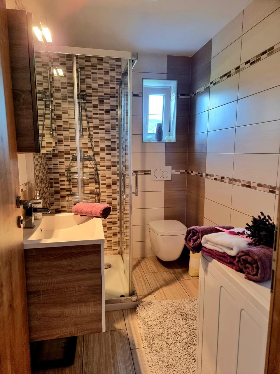 GARTNAR HOME -Hiška s pridihom domačnosti in pogledom na hribe. Apartment in Slovenia