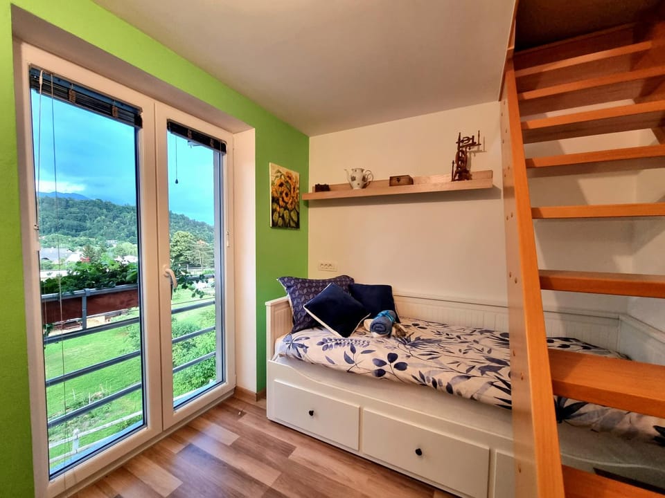 GARTNAR HOME -Hiška s pridihom domačnosti in pogledom na hribe. Apartment in Slovenia