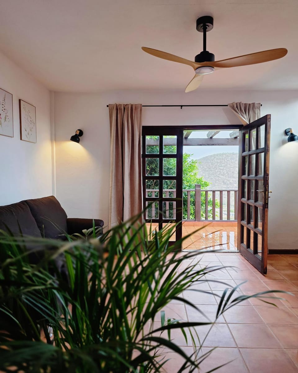 View (from property/room), Balcony/Terrace, Living room, Seating area