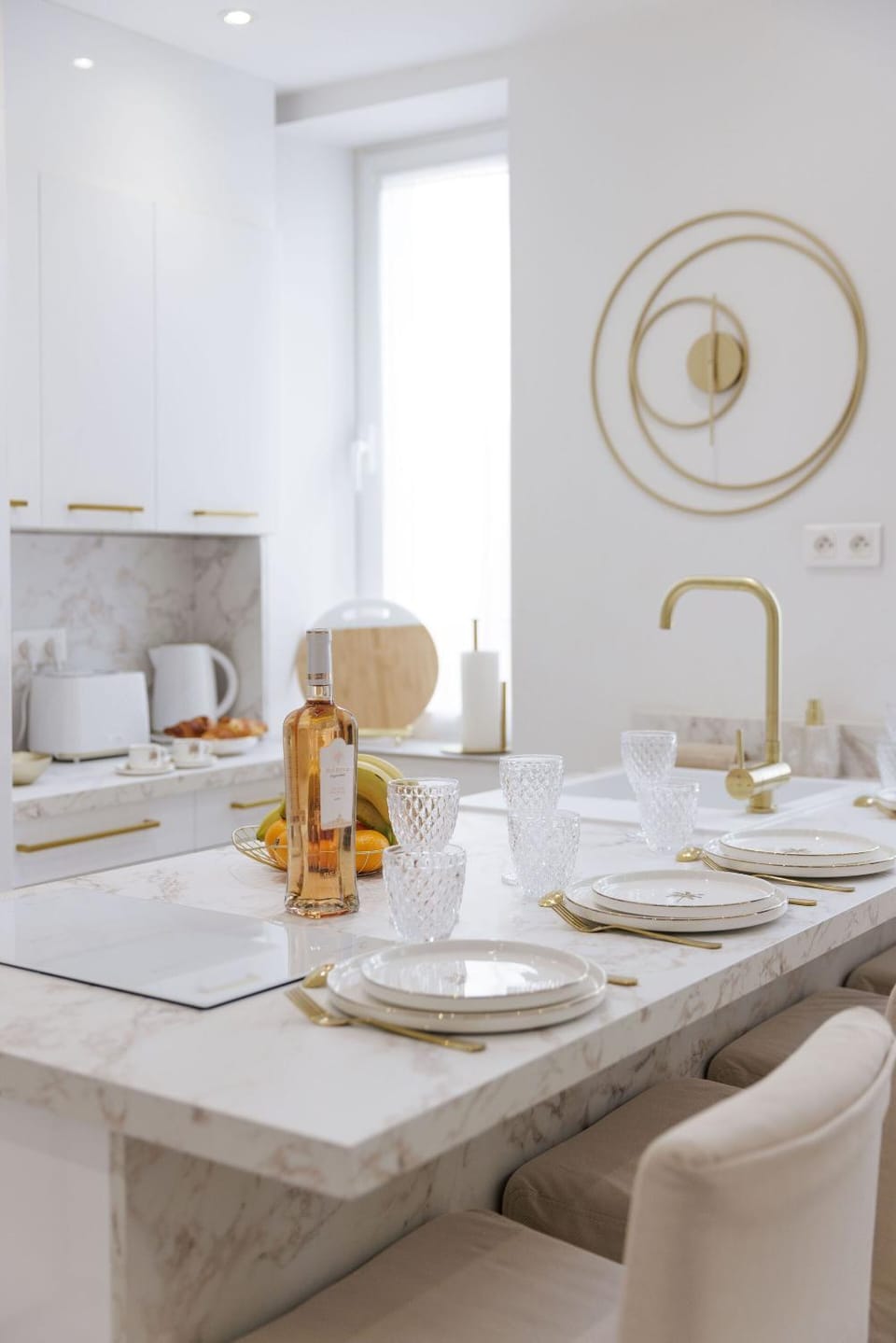 Dining area, kitchen