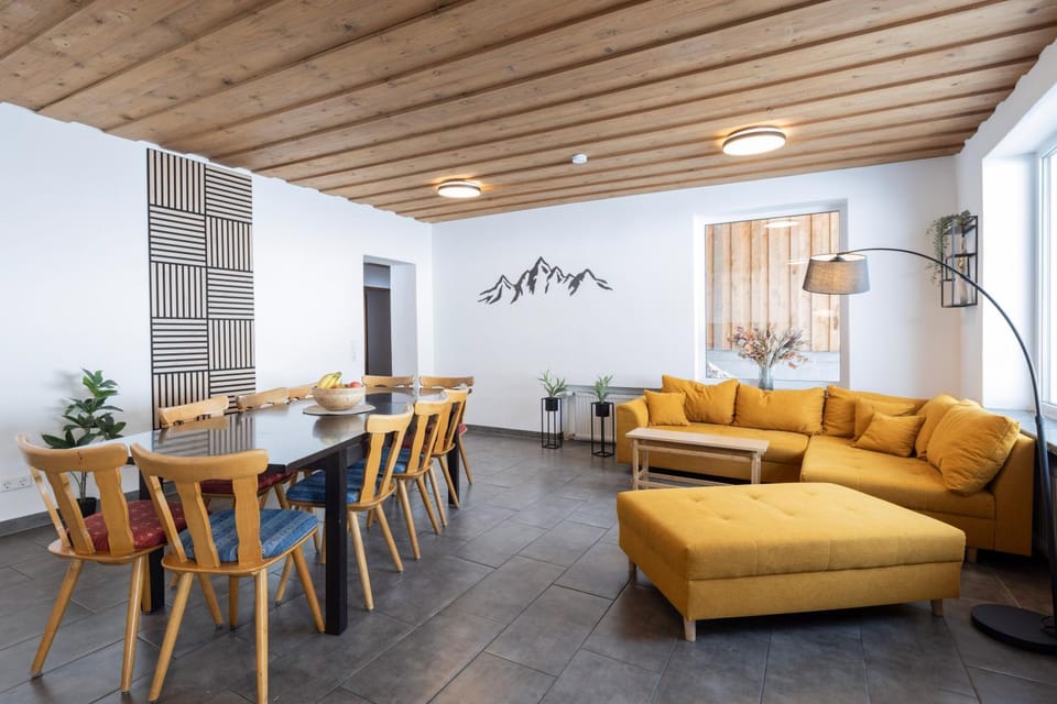 Living room, Seating area, Dining area