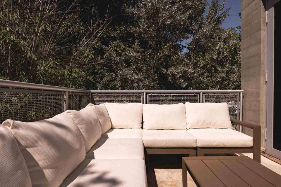 Contra House -Luxury Home With Pool House in Key West