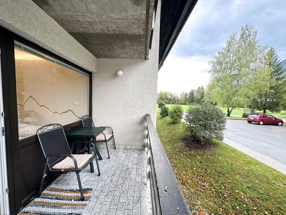 Seating area, Parking
