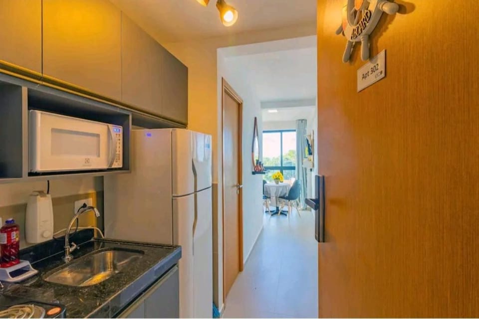 Kitchen or kitchenette, Dining area, minibar