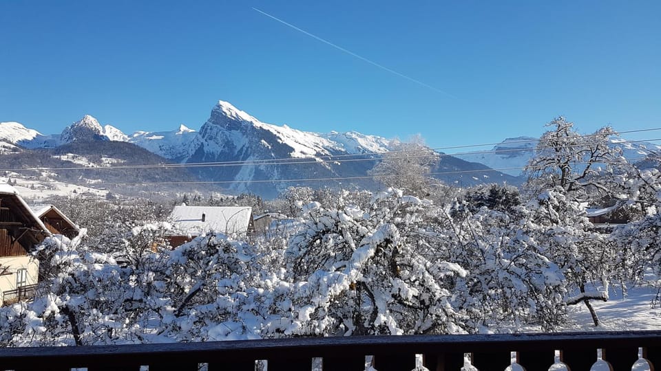 View (from property/room), Balcony/Terrace, Garden view, Mountain view