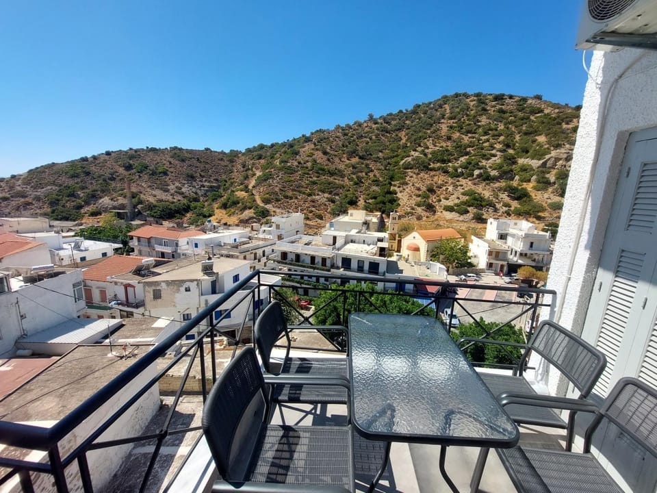 Balcony/Terrace, Mountain view