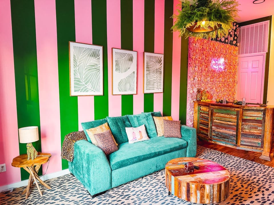 Dreaming With Dolly - Luxe Stay Near Broadway House in Nashville
