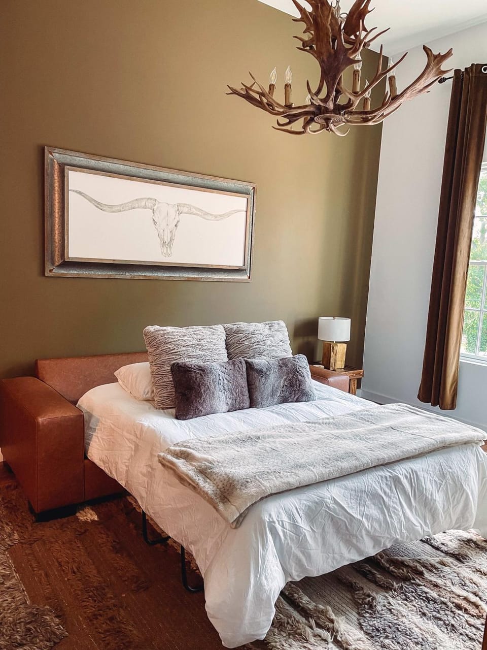 Cozy Cabin - 2 Miles to Broadway & Free Parking Cabin in Nashville