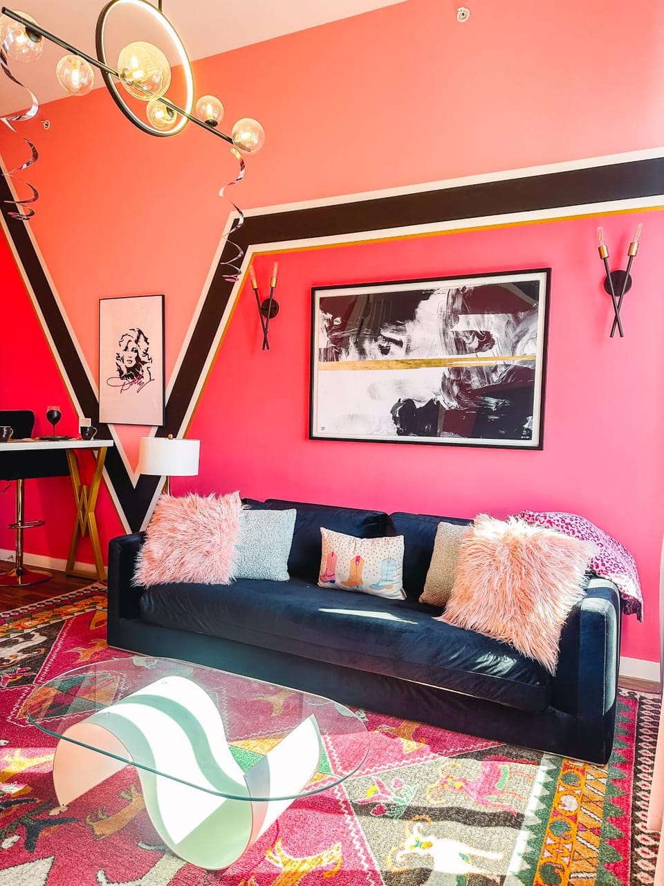 Dolly's Glam Getaway - Glittering Gem Near Broadway House in Nashville