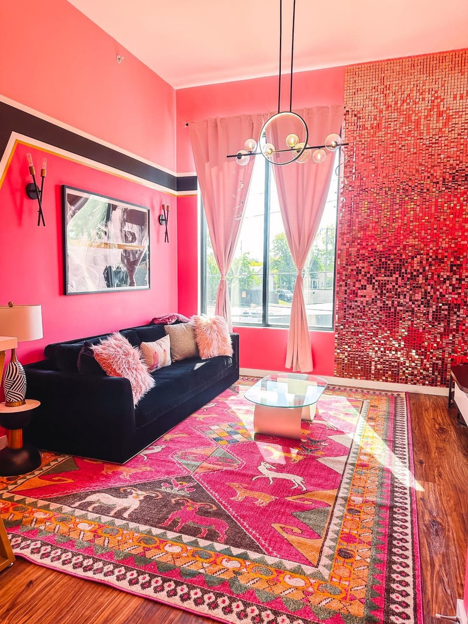 Dolly's Glam Getaway - Glittering Gem Near Broadway House in Nashville