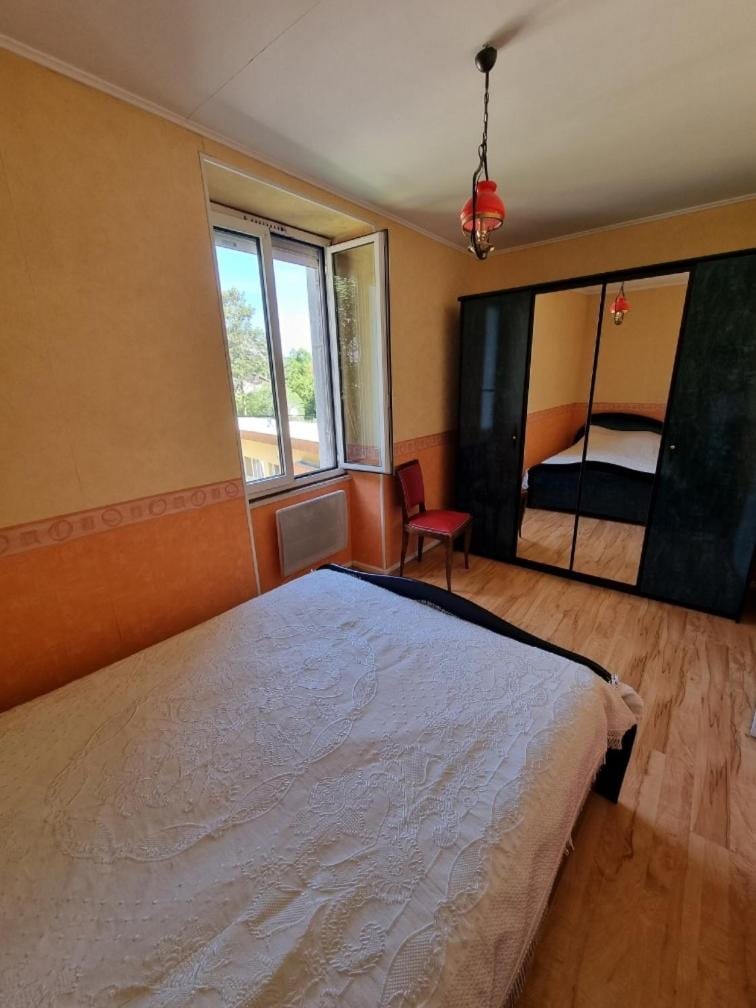 Appartement T2 calme - WiFi Apartment in Jura