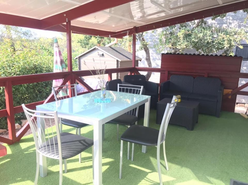 View (from property/room), Balcony/Terrace, Dining area