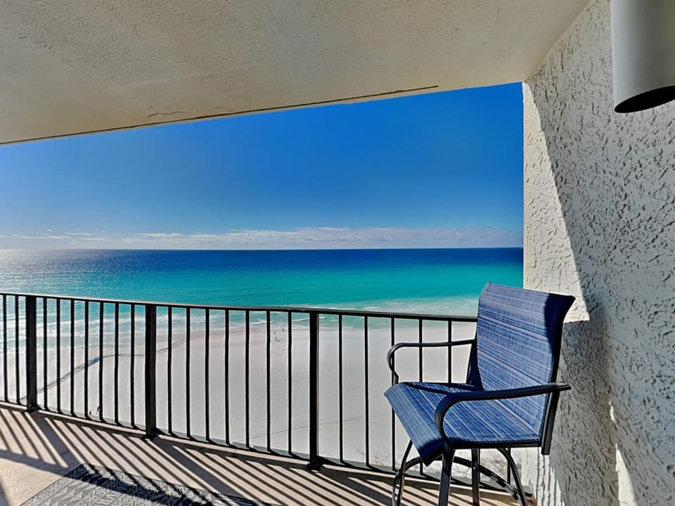 Balcony/Terrace, Seating area, Beach, Sea view