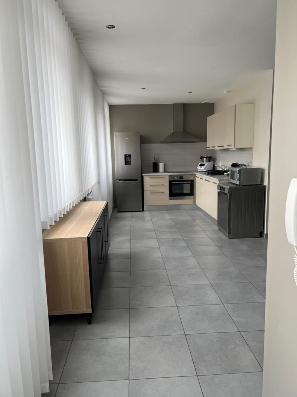Facade/entrance, storage, kitchen