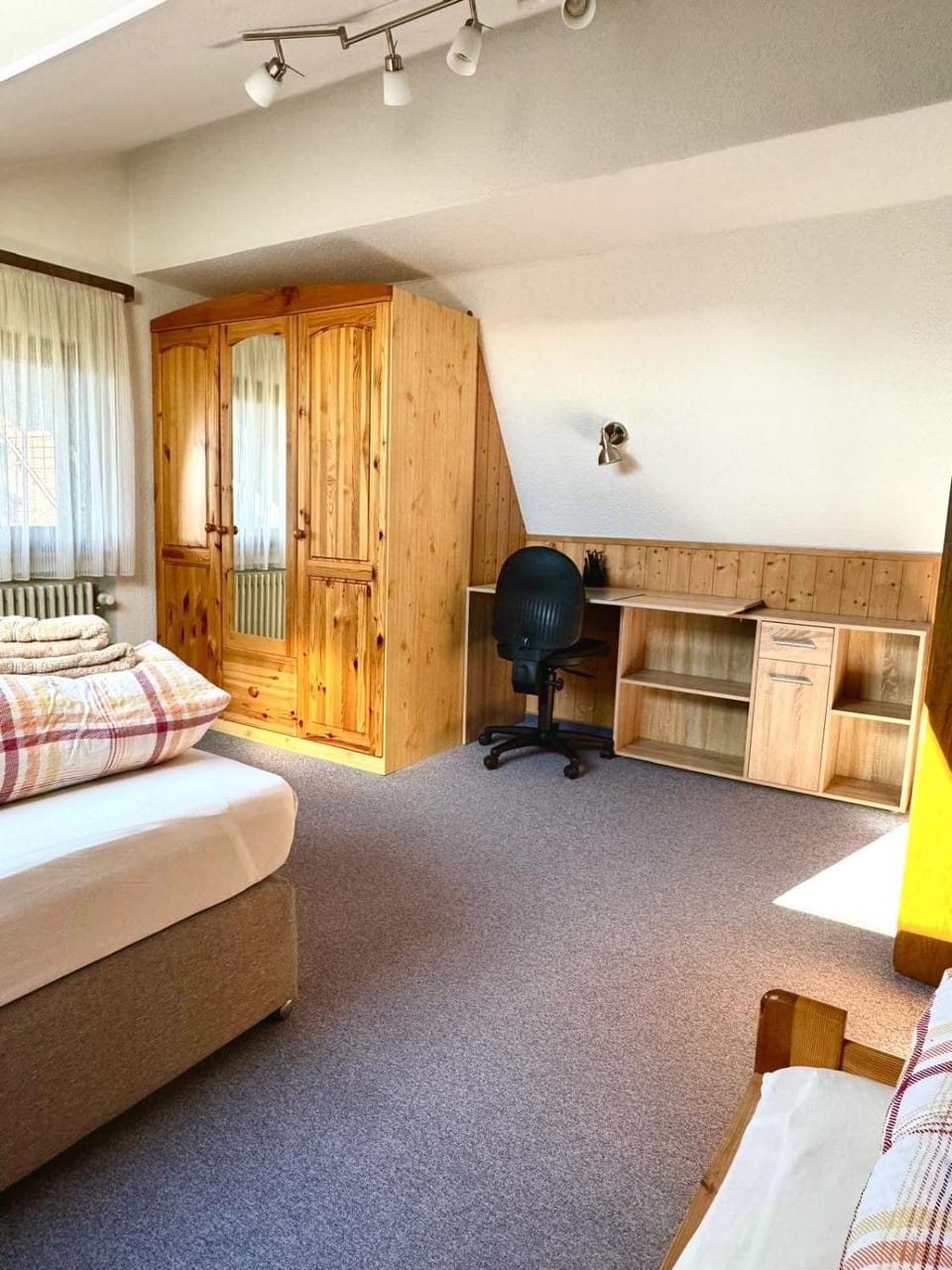 Bedroom, wardrobe