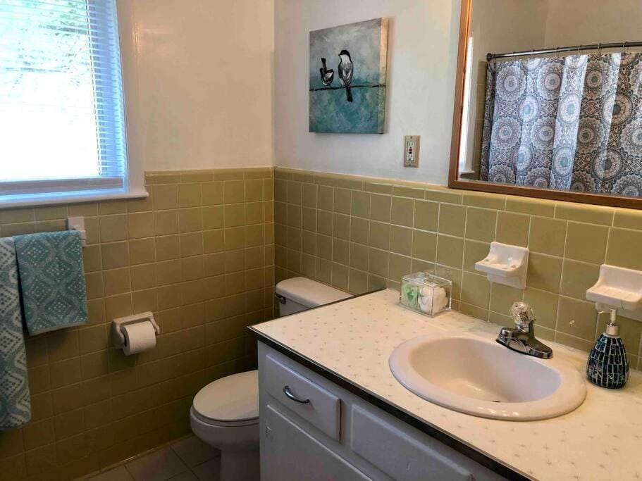 *Welcoming Cary Townhome*King Bed*Long Term Stays* House in Cary