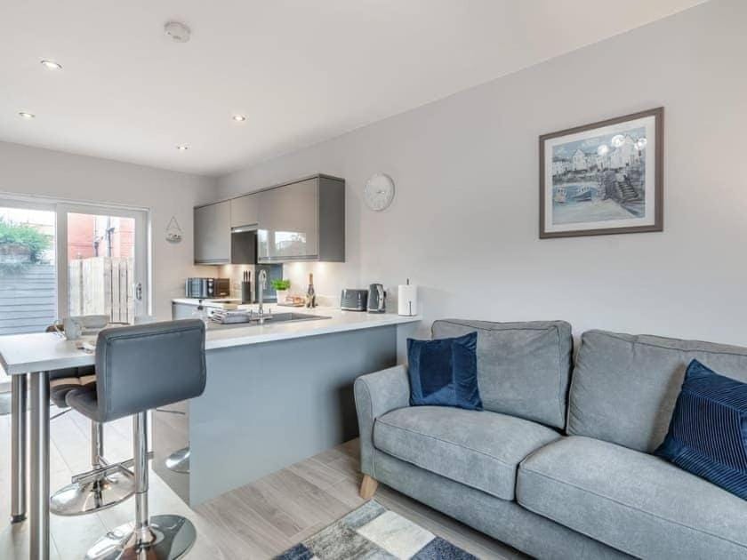 Madeline's View -a smart and modern 1 bed property with the bonus of a parking space on large private driveway area House in England