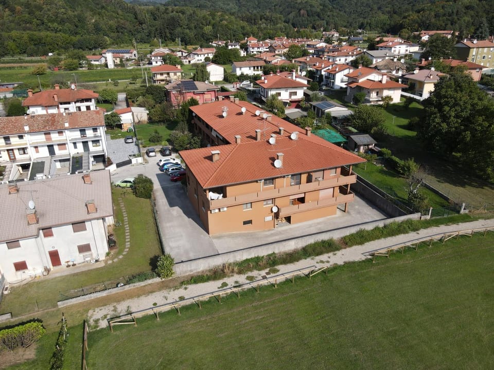 Property building, Day, Neighbourhood, Bird's eye view, City view, Street view