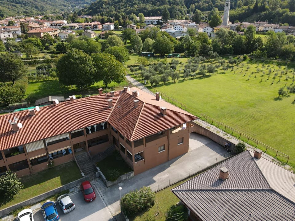 Neighbourhood, Natural landscape, Bird's eye view, Street view