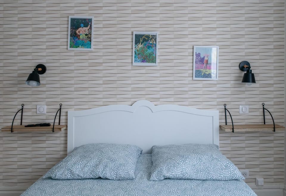 Bed, Decorative detail, Bedroom