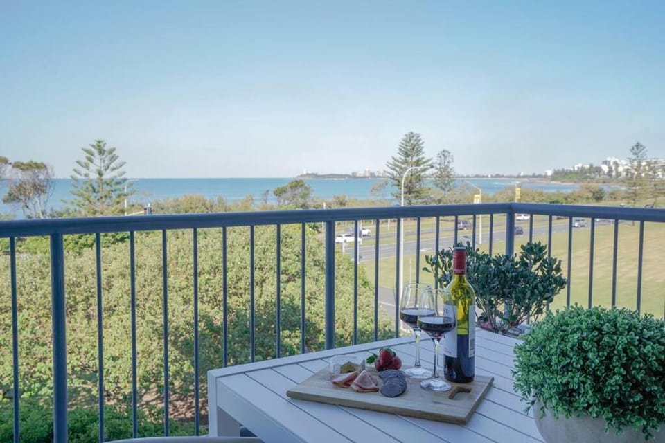 Natural landscape, Balcony/Terrace, Sea view