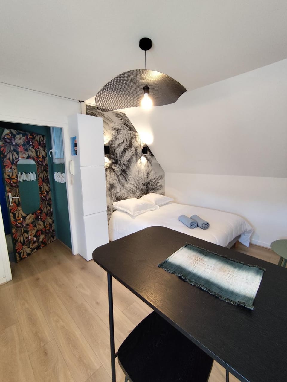 Bed, Photo of the whole room