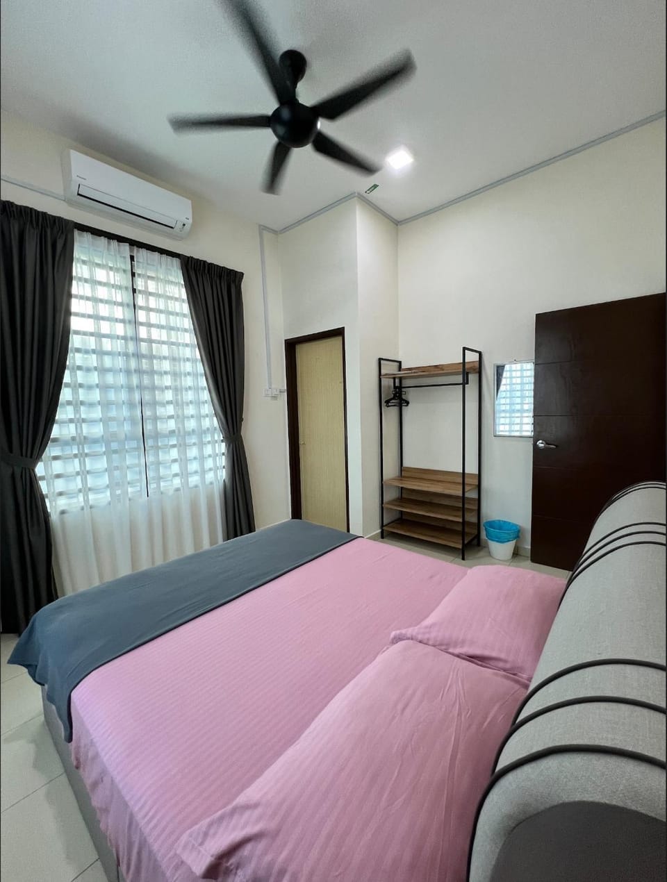 Toilet, Bedroom, air conditioner