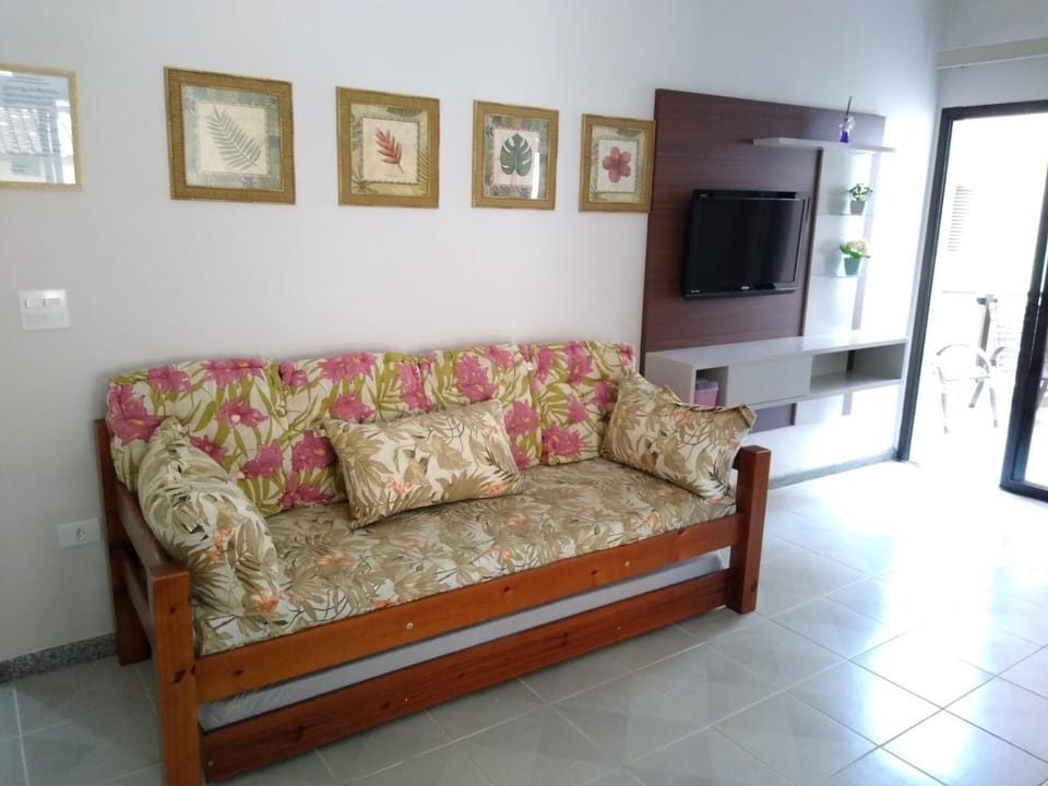 Bed, Living room